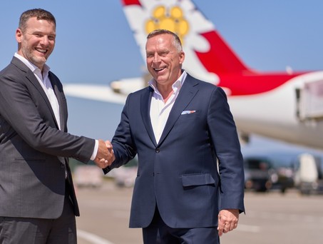 Bernd Bauer (rechts) und sein Nachfolger Edi Wolfensberger: Chefwechsel bei Edelweiss.