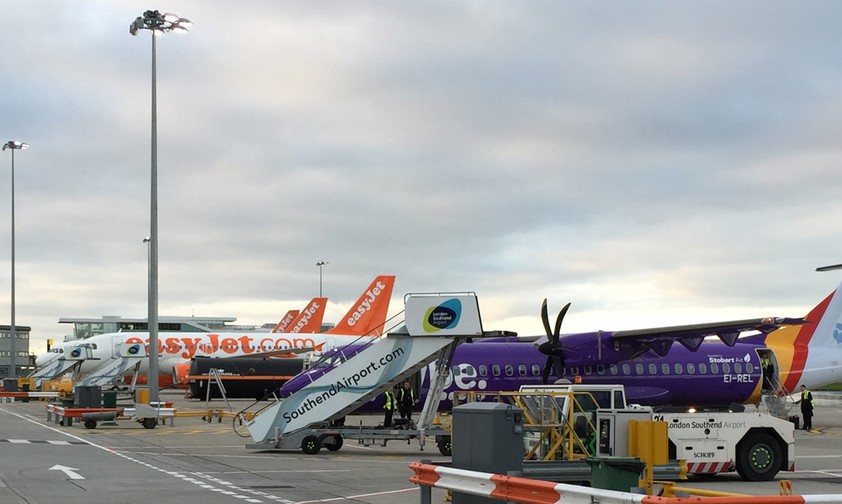 Flieger von Flybe und Easyjet in Southend: Ein Bild aus besseren Zeiten.
