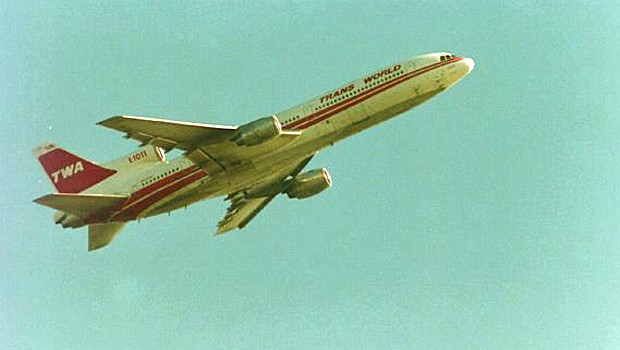 TWA - Trans World Airlines: Ende am 2. Dezember 2001. Die einst zu den grössten der Welt gehörende Airline rettete sich in die Arme von American Airlines.