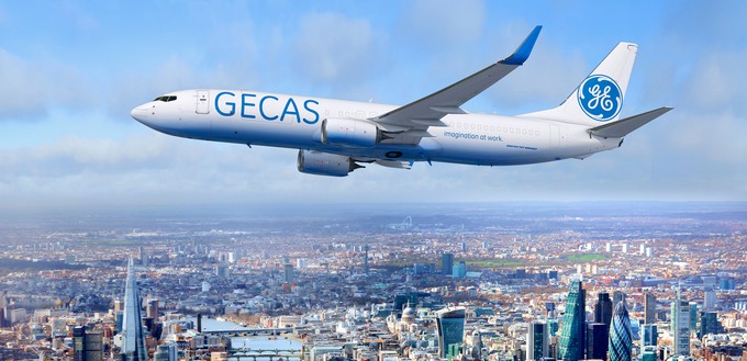 GE Capital Aviation Services - kurz Gecas - bestellt bei Boeing 35 737-800 Converted Freighter. 20 der Frachter sind feste Orders, 15 nur Optionen. (17. Juli)