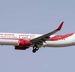 Boeing 737-800 von Air Algérie: Die Airline setzt auf Arabisch und Englisch.