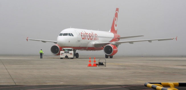 Airbus A320 von Air Berlin: Maschinen der Fluglinie sollen für Lufthansa fliegen.