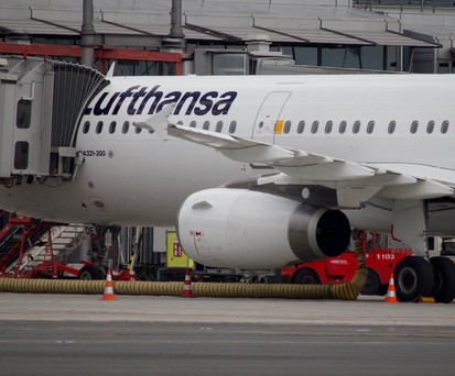 lufthansa airbus a321 200 de