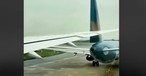 Der Moment der Bodenkollision: Die Boeing 787 von Vietnam Airlines trifft den A321.