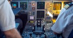 Zwei Piloten im Cockpit: Powernaps sind in Europa unter Auflagen erlaubt. In den USA nicht.