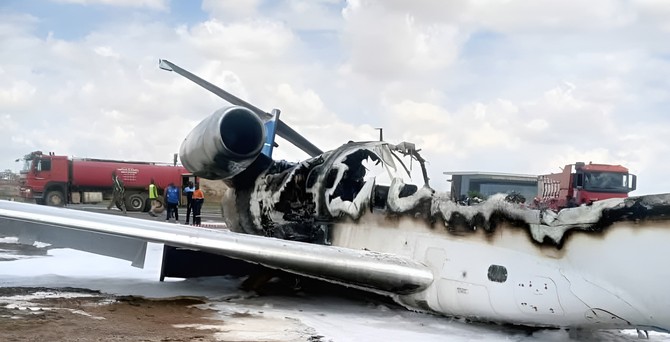 Das Wrack der Embraer ERJ 145: Total ausgebrannt.