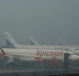 Smog am Flughafen von Delhi (Archivbild von 2017):  Miserable Sicht.
