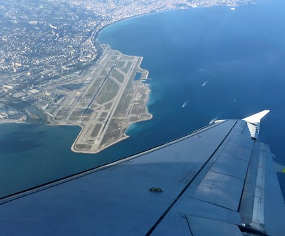 Airbus A320 im Anflug auf Nizza: Beim Zwischenfall herrschte nicht so schönes Wetter.