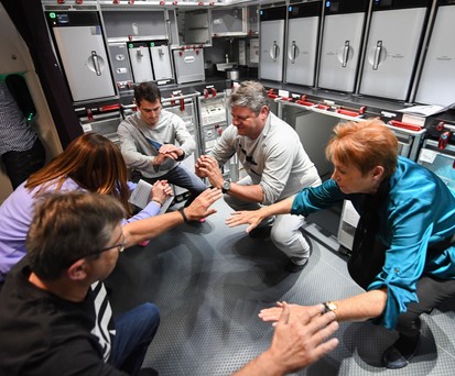 Passagiere auf dem Qantas-Testflug: Sie trainierten noch in der Galley.