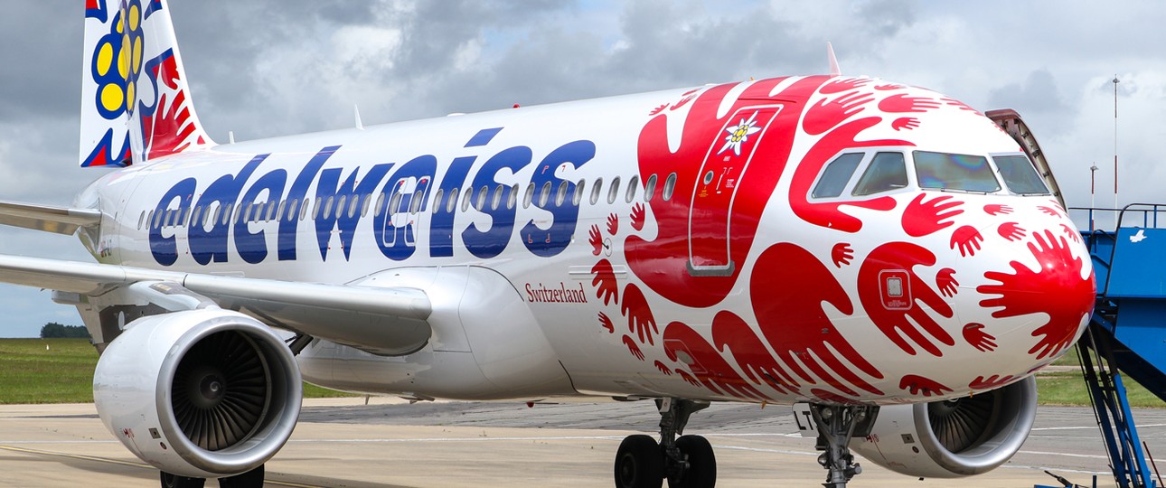 Airbus A320 von Edelweiss: Trägt Spezialbemalung zu Ehren der Help Alliance.