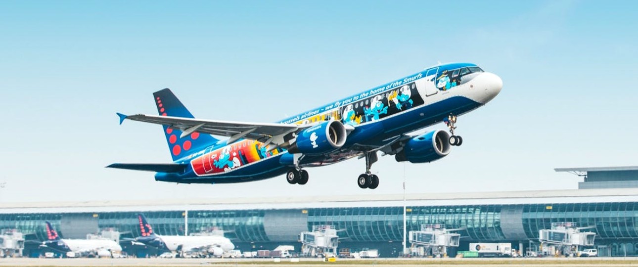 Airbus A320 from Brussels with smurf paint: A lot of the aircraft will stay on the ground longer.