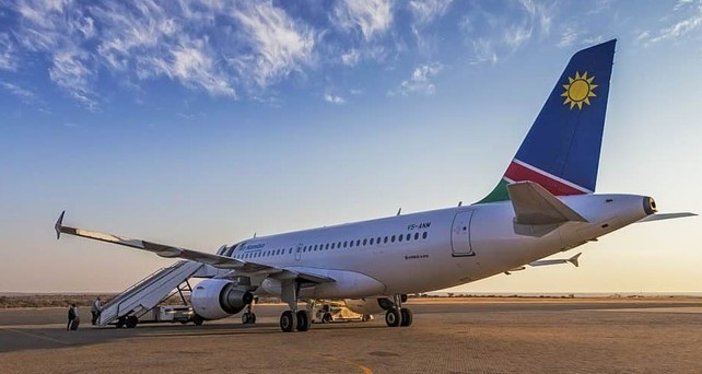 Mit Air Namibia traf es eine Traditionsairline. Die Regierung des Staates im südlichen Afrika gab die sofortige Schließung von Air Namibia bekannt. Jahrelang hatte die Fluglinie nur mit staatlicher Hilfe überlebt.