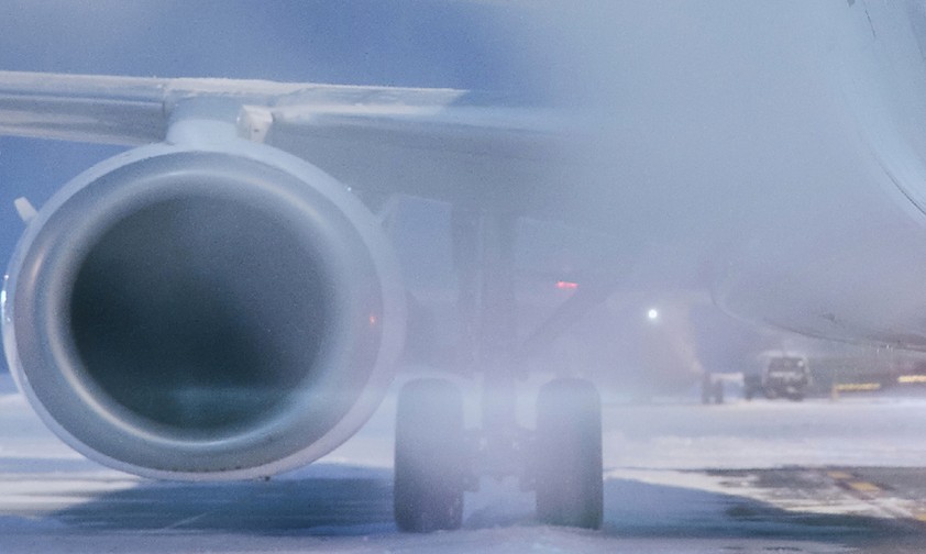 CF34-10-Triebwerk von General Electric: Der Mann kletterte absichtlich in den Motor.