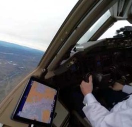 Im Cockpit einer 777 mitfliegen - vom Sofa aus