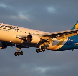 Flieger von Ukraine International: Darf nicht mehr über Russland fliegen.