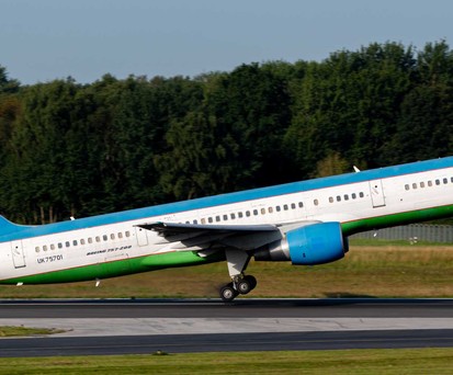 Boeing 757 am Flughafen Hamburg: Die Maschine gehörte lange Uzbekistan Airways.