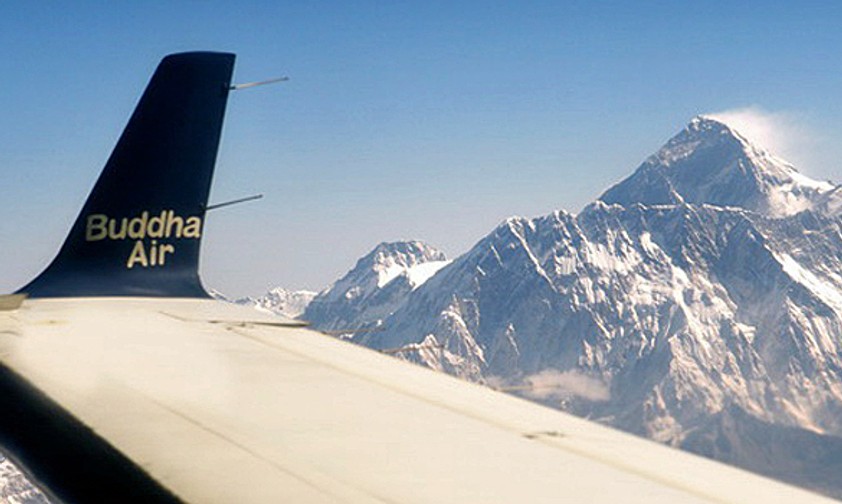 Everest-Rundflug von Buddha Air: Landung bei schlechtem Wetter.