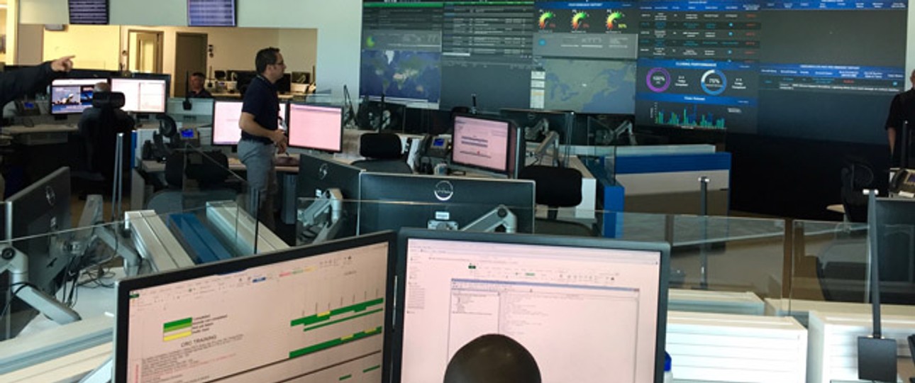 Customer Response Center von Bombardier: 75 Ingenieure und Sachbearbeiter arbeiten hier in Schichten rund um die Uhr.
