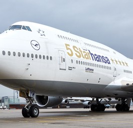 Boeing 747 von Lufthnasa im Jahr 2018: Der fünfte Stern ist weg.
