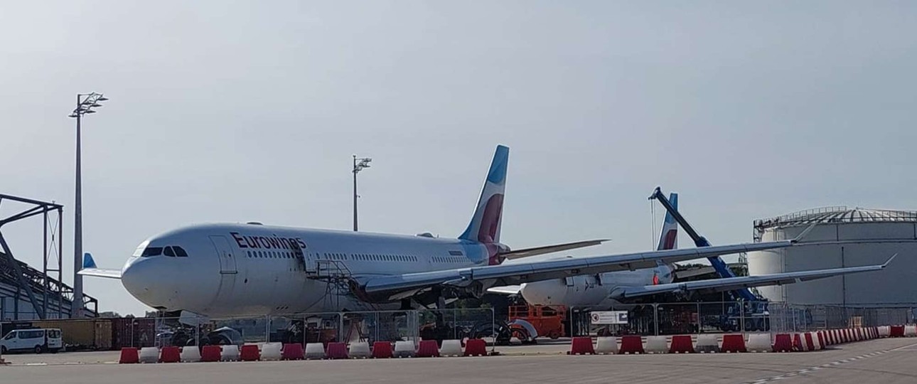 Zwei Abwrack-A330 am Flughafen München: Die Flugzeuge werden vor Ort zerlegt.