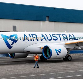 Airbus A20 von Air Austral: Trägt schon sein Kleid.