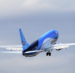 Jet von Tuifly: Die Airline wird zur Kasse gebeten.