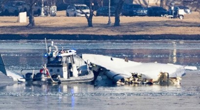 Trümmer im Potomac River: Das Unglück wäre laut NTSB vermeidbar gewesen.