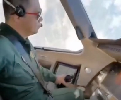 Chinas Mittelstreckenjet in der 90-Grad-Kurve