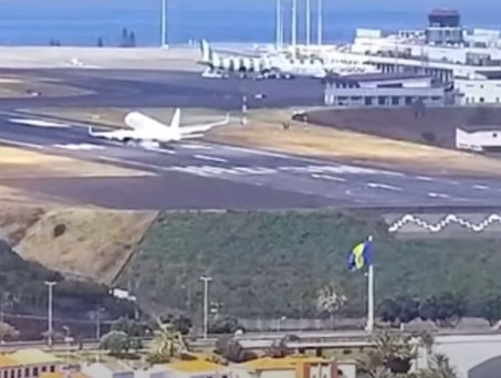 Airbus A320 Neo von Marabu bei der Landung: Er hüpfte einmal.