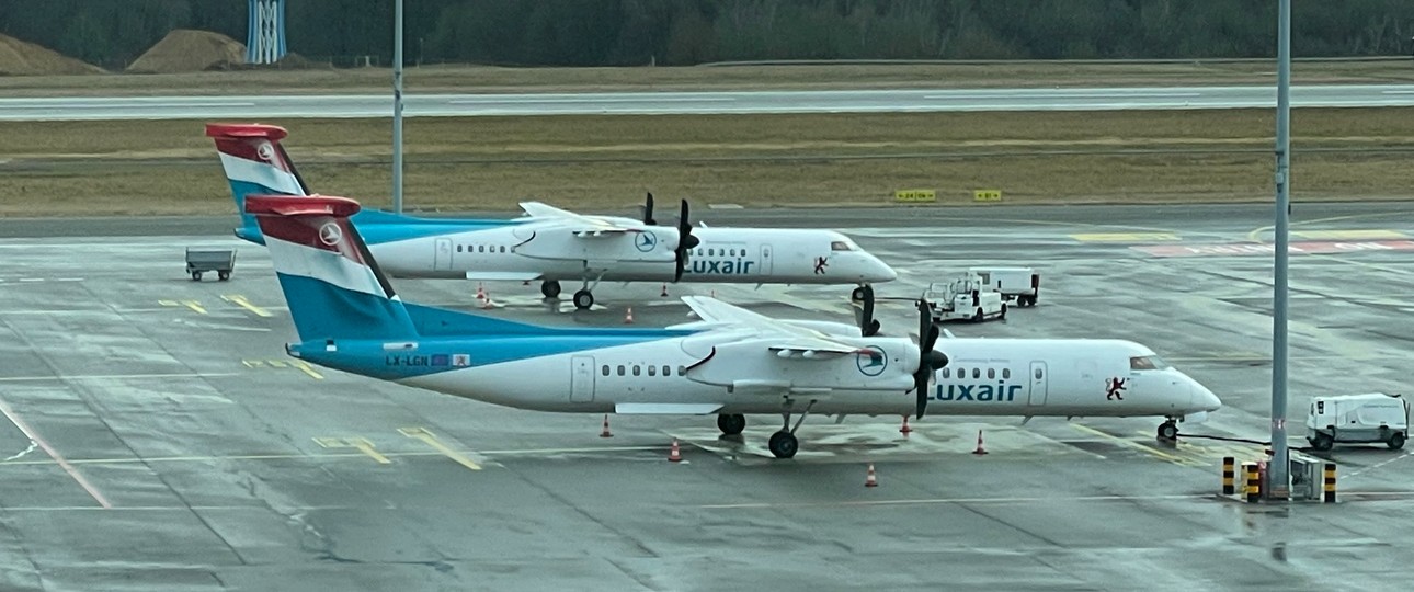 Dash 8 von Luxair am Flughafen Luxemburg-Findel: Die Airline will eine weitere Basis.