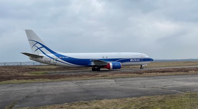Boeing 737-400F von Atran: das Flugzeug steht seit vier Jahren am Flughafen Köln/Bonn. 