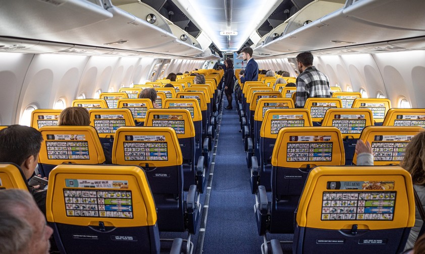 Kabine von Ryanair: Die Airline erhebt in England eine Gebühr, wenn man neben seinen Kindern sitzen will.