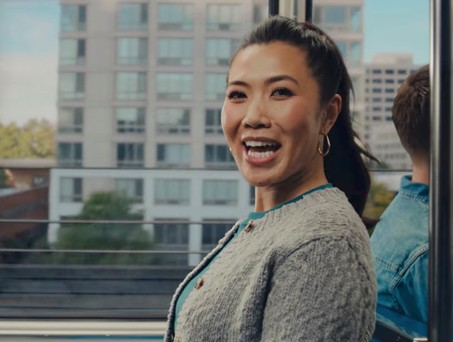 Zwei Mitarbeitende von Alaska Airlines: Teil des Sicherheitsvideos.