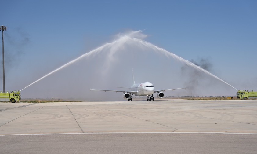 Der erste Flug von Leav nach Damaskus: Wurde dort mit Wassersalut begrüßt.