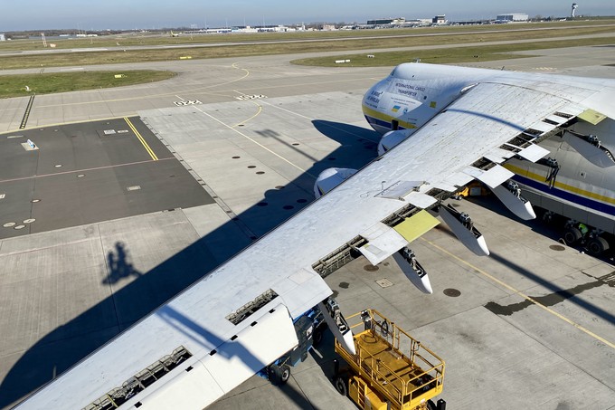 Die UR-82007 («Be brave like Mykolaiv»): An ihr wurden ...