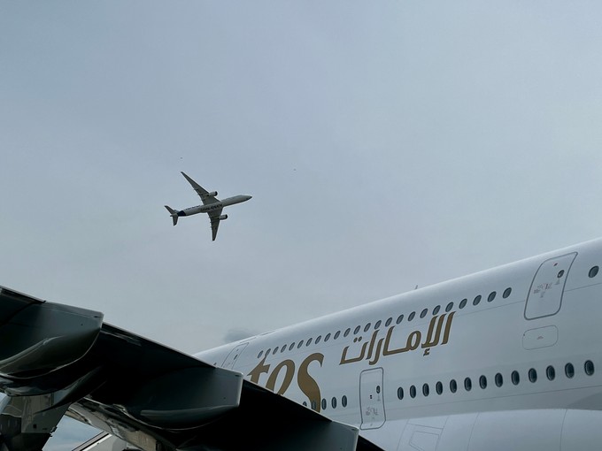 Airbus A350-1000 bei einer Flugvorführung.