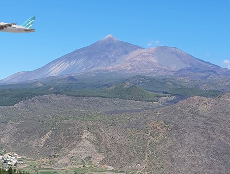 Airbus A319 von Lattitude beim Vulkan Teide: Start mit neuem Namen.