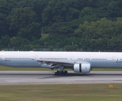 Boeing 777-300 ER von Cathay Pacific:  Musste in Hongkong heftig bremsen.