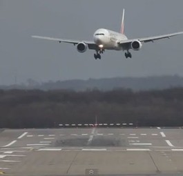 Sonderbarer Winkel: «Crosswind Landing» in Düsseldorf