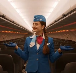 Eurowings-Flugbegleiterin im neuen Airbus A320 Neo: Bald Verstärkung von Easyjet?