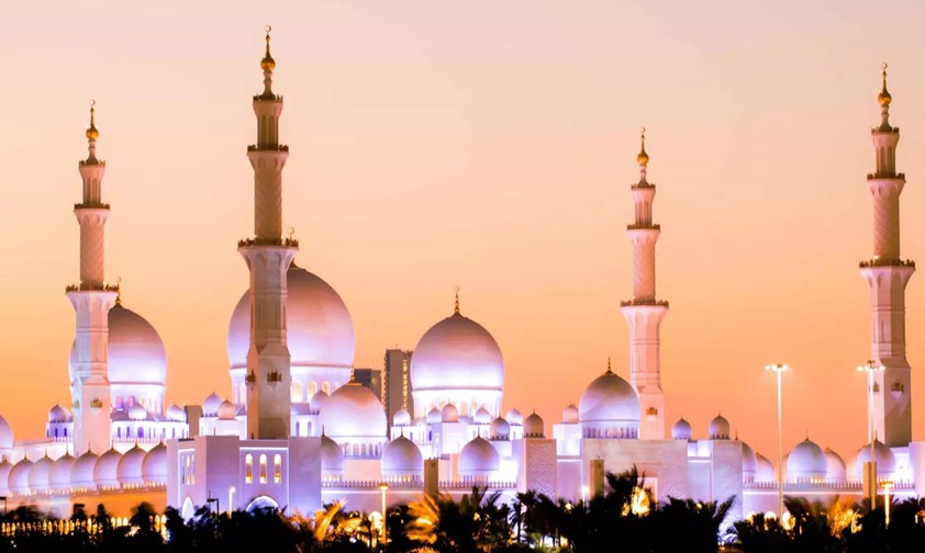 Die Scheich-Zayid-Moschee: Riesengroß.