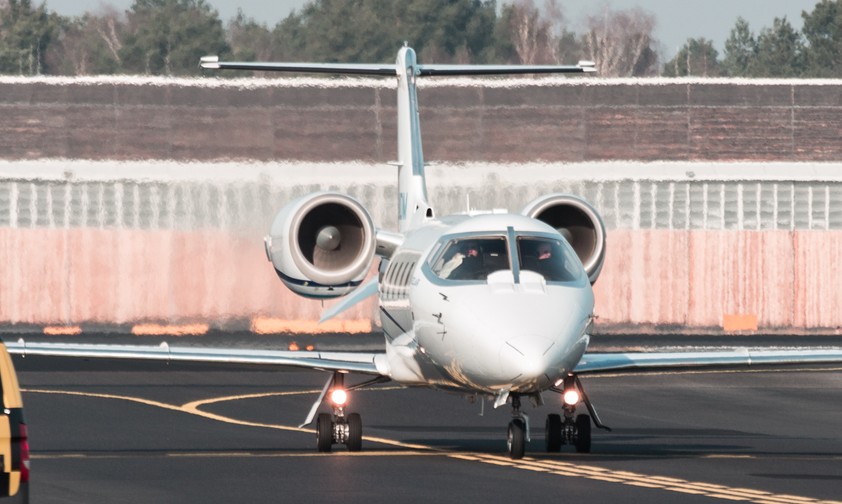 Privatjet am Boden: Die Flüge mit Privatflugzeugen steigen an.