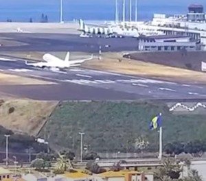 Airbus A320 Neo von Marabu bei der Landung: Er hüpfte einmal.