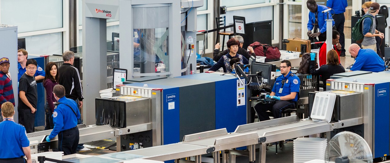 TSA-Kontrollen (hier in Denver): Fallen sie an kleineren US-Airports bald weg?