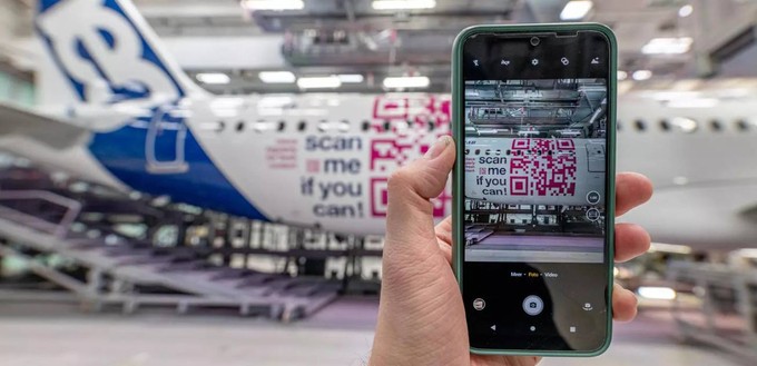 Airbus A321 XLR: Die dritte Testmaschine ziert ein QR-Code zum Scannen.
