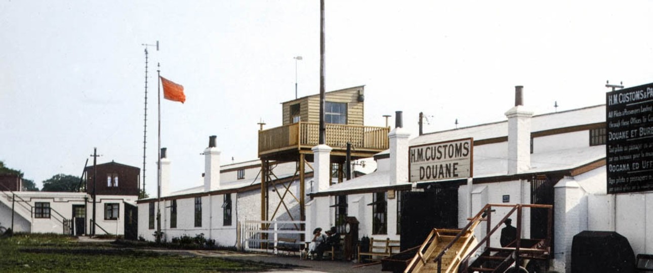 Kontrollturm des Croydon Airports: 1920 wurde der erste Kontrollturm der Welt aufgestellt.