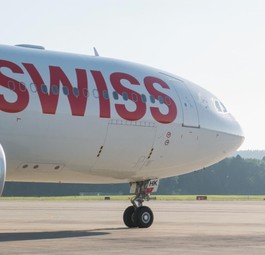 HB-JHK: Der Airbus A330 steckt derzeit noch in Bangor fest.