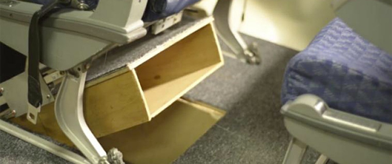 Arbeit am Prototyp: Ein Team aus Hongkong tüftelt an Staufächern im Fußraum.