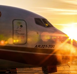Comac ARJ21-700: Mit diesem Flugzeugtyp startet Genghis Khan Airlines.