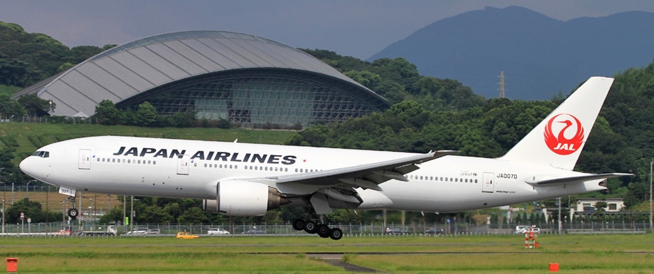 Boeing 777-200 von Japan Airlines: Unterwegs auch im Inland.